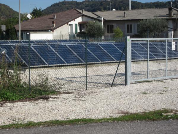 Recinzione in rete metallica per impianti fotovoltaici